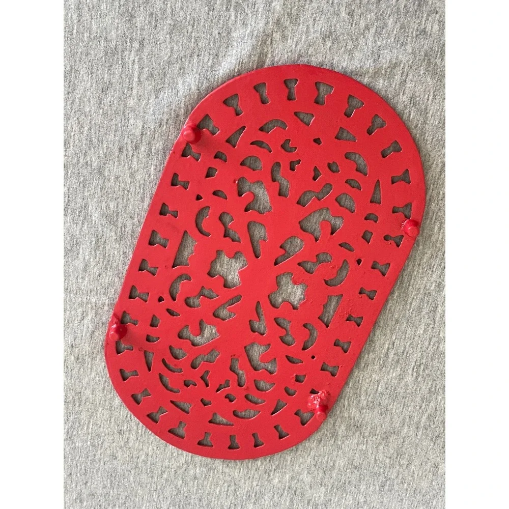 Unbranded Trivet Home OS Red Excellent Cast Iron Oval Filigree Scrollwork Footed